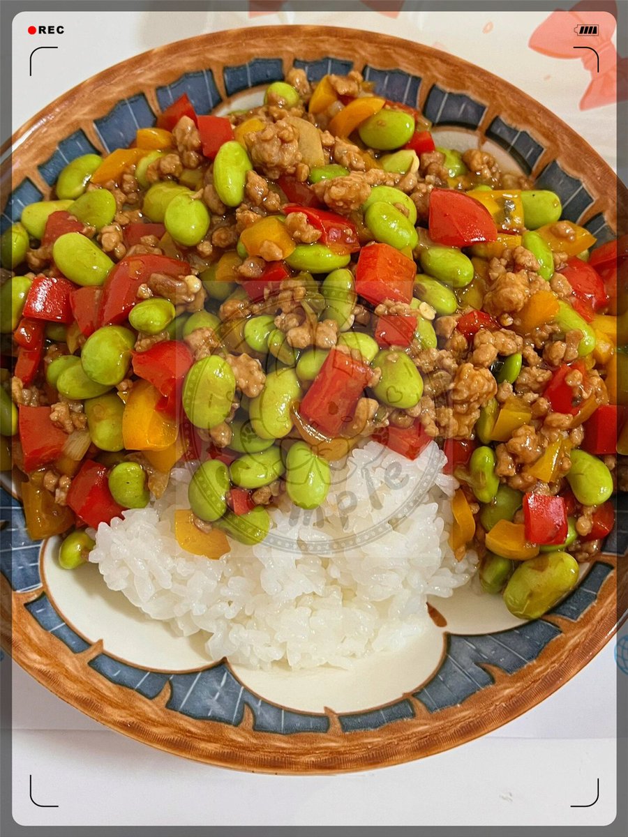 amirc530873's tweet photo. Just enjoyed a cozy home dinner—steamy miso soup, crispy edamame, and fluffy rice hits the spot perfectly after a long day. https://t.co/XYmgzZdJUK