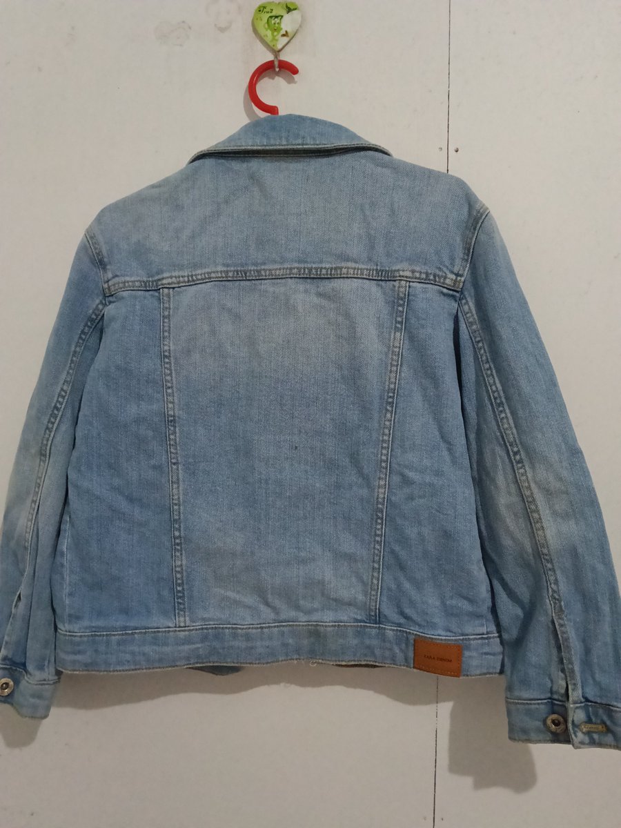 imthepassworddd's tweet photo. WTS ZARA denim jacket
light blue washed denim, original ZARA
masih bagus &amp; jarang dipakai
225k (open nego)

bole tanya-tanya detail duluu https://t.co/EUZXTBSsgP