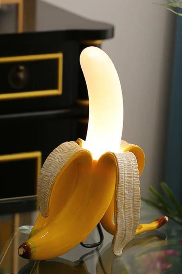 kiccichu's tweet photo. lampu pisang??? lucu banget pls 🍌💛 https://t.co/0uMGGlCLKV