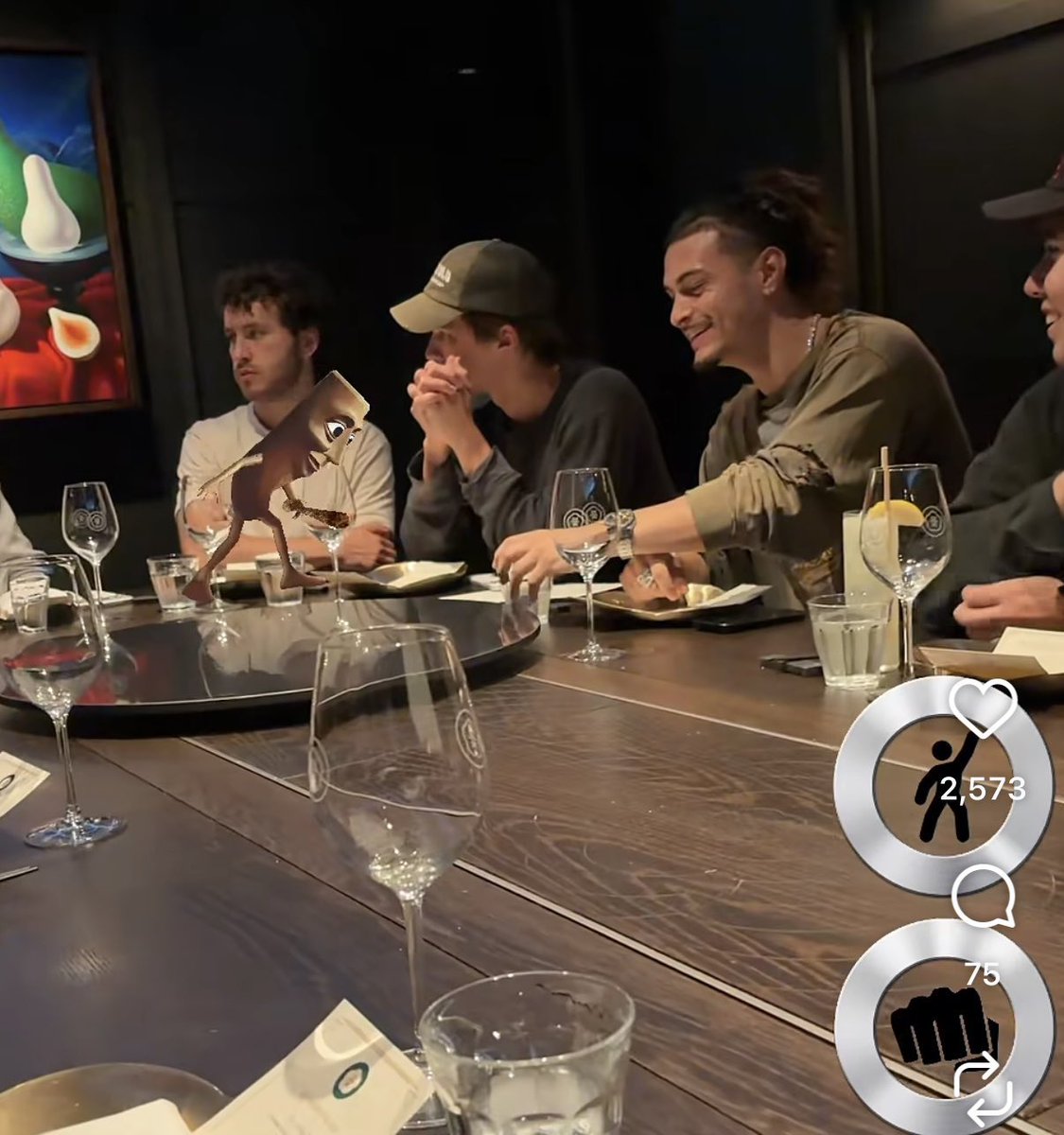 xbotstrategy's tweet photo. This guys deserve jail.. yes clarity needs for crypto.. dont throw free money to these grifters 

JUST IN: FOMO FOUNDER SE YONG SPOTTED AT DINNER WITH FAZE BANKS, THREADGUY, RASMR, ORANGIE, INSENTOS AND MORE https://t.co/RimJmifj8H