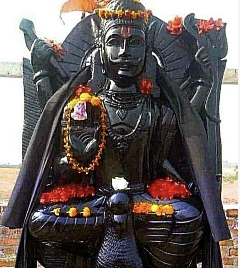 AmitTarini9's tweet photo. @quinn31960 @EWErickson I dare you to say foul language on Maha Kali, Kal Bhairav, Lord Vishnu and Shani Dev. https://t.co/5jLEtwMbAP