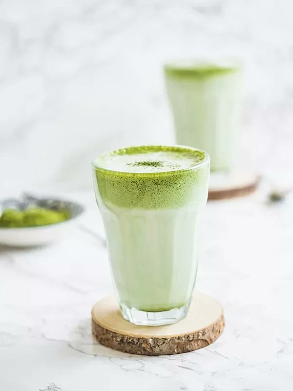 softx966635's tweet photo. New morning ritual alert! Sipped matcha latte with coconut foam, sat by the window watching cherry blossoms fall—pure calm that’s way better than coffee runs. Who’s tried this combo , https://t.co/HaVUnIzVqM
