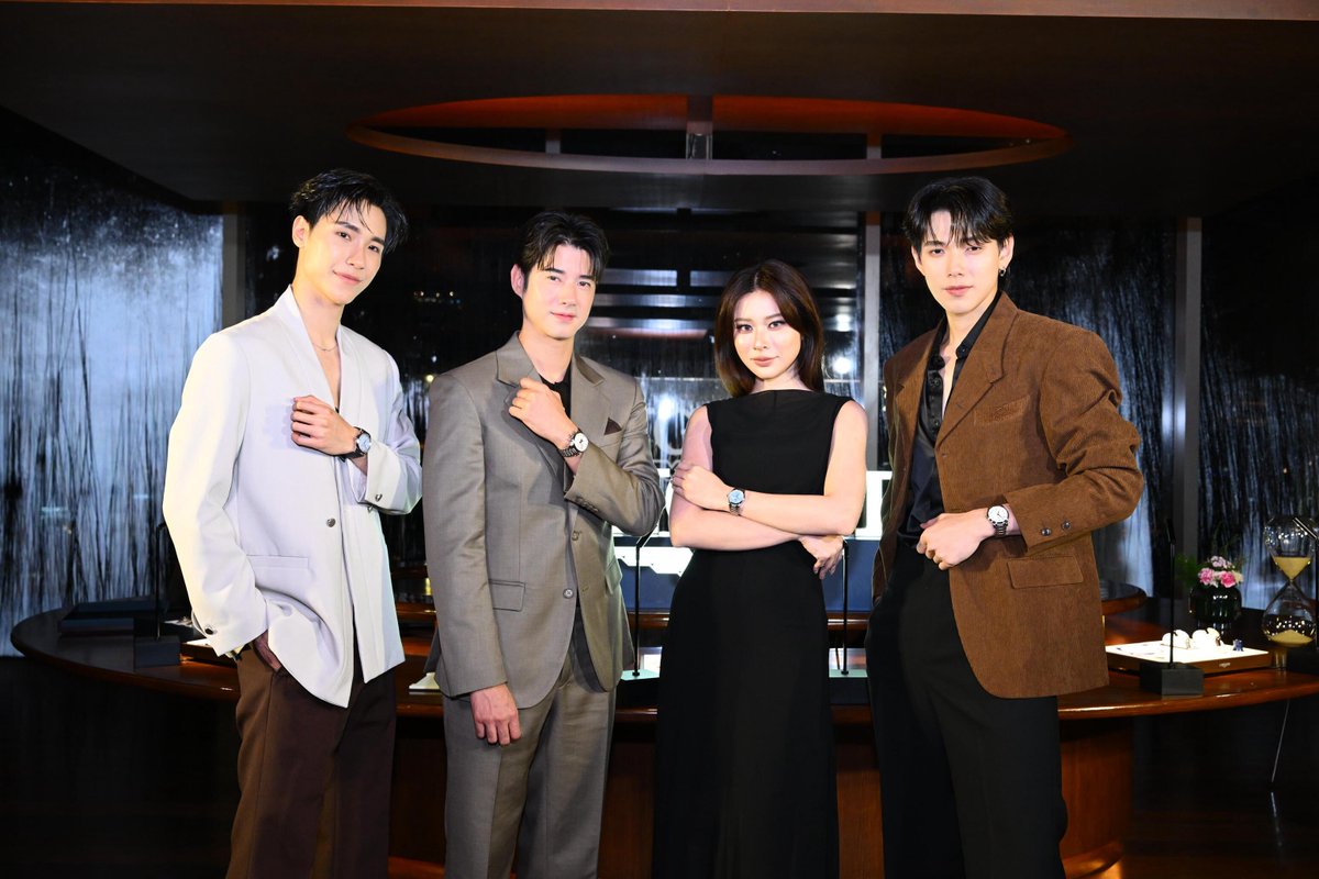 StarDelight_ent's tweet photo. Friend of Longines มาริโอ้ เมาเร่อ’ และ ‘เก้า-สุภัสสราทิพ’ นำทีม จูเนียร์-ปณชัย และ ต้าห์อู๋-พิทยา ร่วมงานเปิดตัว “The Longines Master Collection” หนึ่งในคอลเลกชันระดับตำนานที่มีอายุมากกว่า 20 ปี

#junniorrs #ต้าห์อู๋ #oueiija
#DAOU #มาริโอ้เมาเร่อ #MarioMaurer 
 #เก้าสุภัสสรา #supassra_sp

อ่านเพิ่มเติม
https://t.co/qPqlLA5cBp

พบกับคอลเลกชันใหม่จากแบรนด์ลองจินส์ได้แล้ววันนี้ ที่ LONGINES Boutique ทุกสาขา และสอบถามข้อมูลเพิ่มเติมได้ที่ https://t.co/PK7WWxIONH