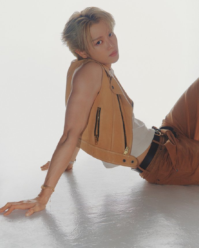 riize_archives's tweet photo. SUNGCHAN for Harper’s BAZAAR Jewelry. https://t.co/P4j4u1a7wr