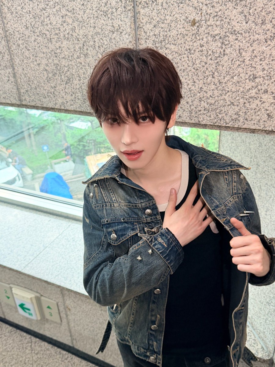 TUNEXX_official's tweet photo. 🖤

#TUNEXX #튜넥스 
#Inhu #인후 https://t.co/QdIxLfLmvS