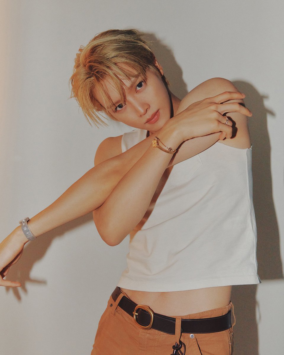 riize_archives's tweet photo. SUNGCHAN for Harper’s BAZAAR Jewelry. https://t.co/P4j4u1a7wr
