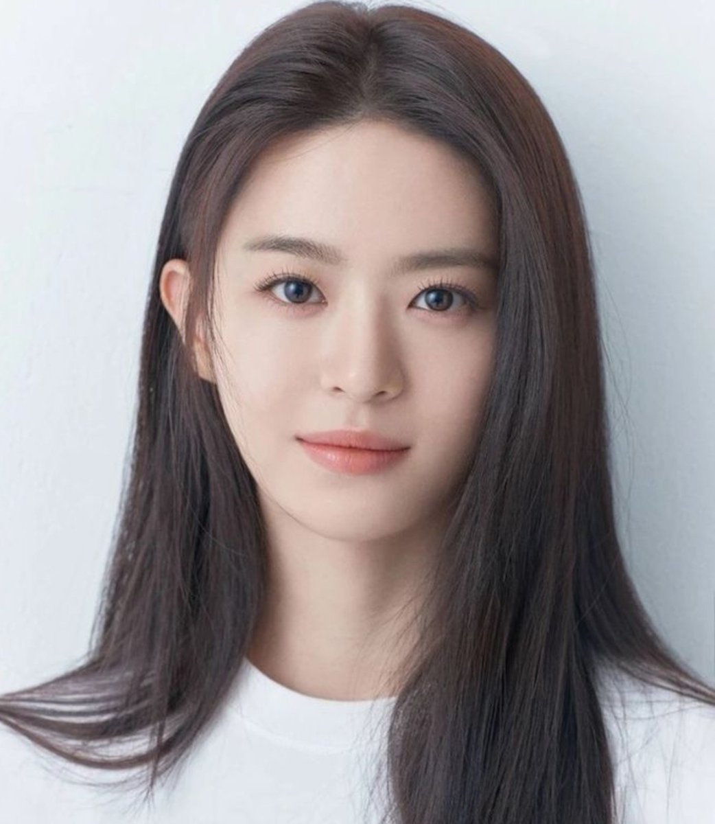 hallyuforums's tweet photo. #JeonSoYoung and #ParkJinYoung to play the leads in upcoming webtoon based historical drama 'The Divine Tower of Hashi'.

Synopsis: It is based on the popular web novel of the same name and depicts a romantic historical drama about Yi Hyang, a genius monarch of 15th-century Joseon, and Haeru, a mysterious woman who predicts the future.

#HallyuForums #Hallyu #KDrama
