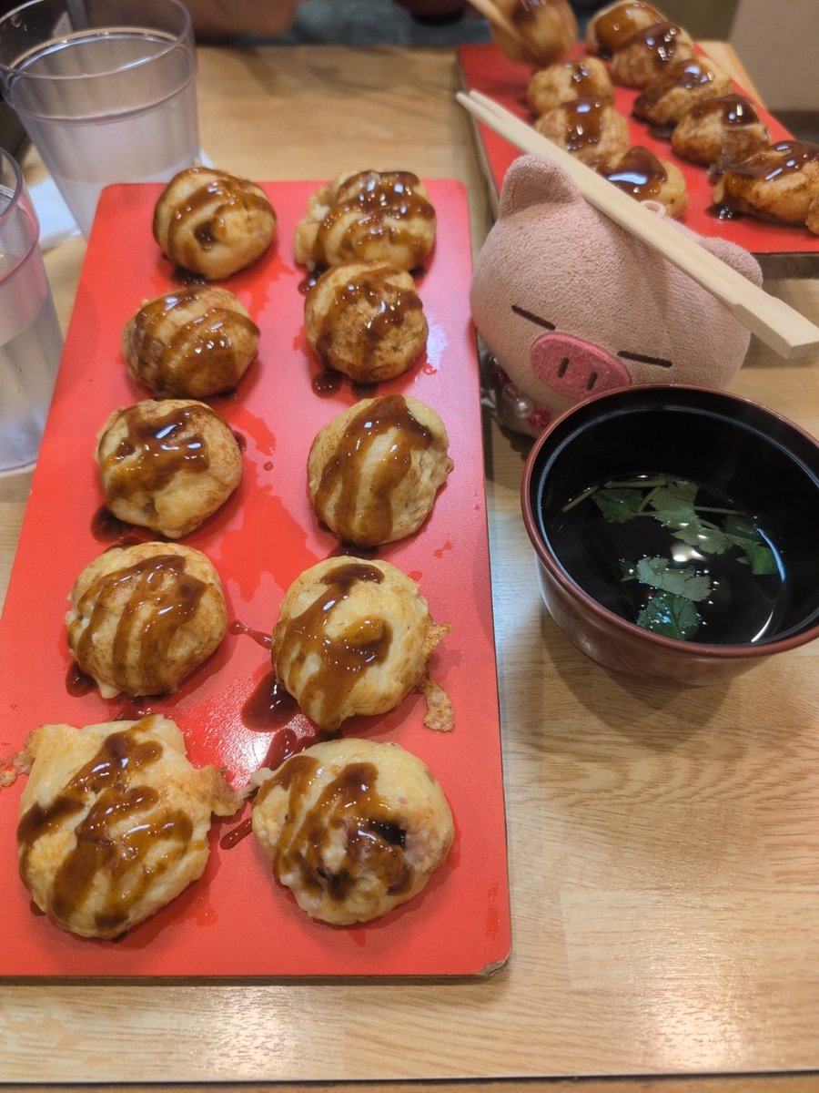 mie_mie_mieyan's tweet photo. (みぃぶぅ)
ハンバーグしょっぱい
ピッツァもイマイチ
店員バカ
さっさとレジしないなら勝手に帰るぞ💢
チーズケーキは美味しいけど小さかった
明石焼きはソース塗るじょ
#食欲を高め合うつどい
#ぶたた飯
#ぶたた
#FROMA
#ケシパール
#たこ左衛門 https://t.co/ZbPLzDSQpf