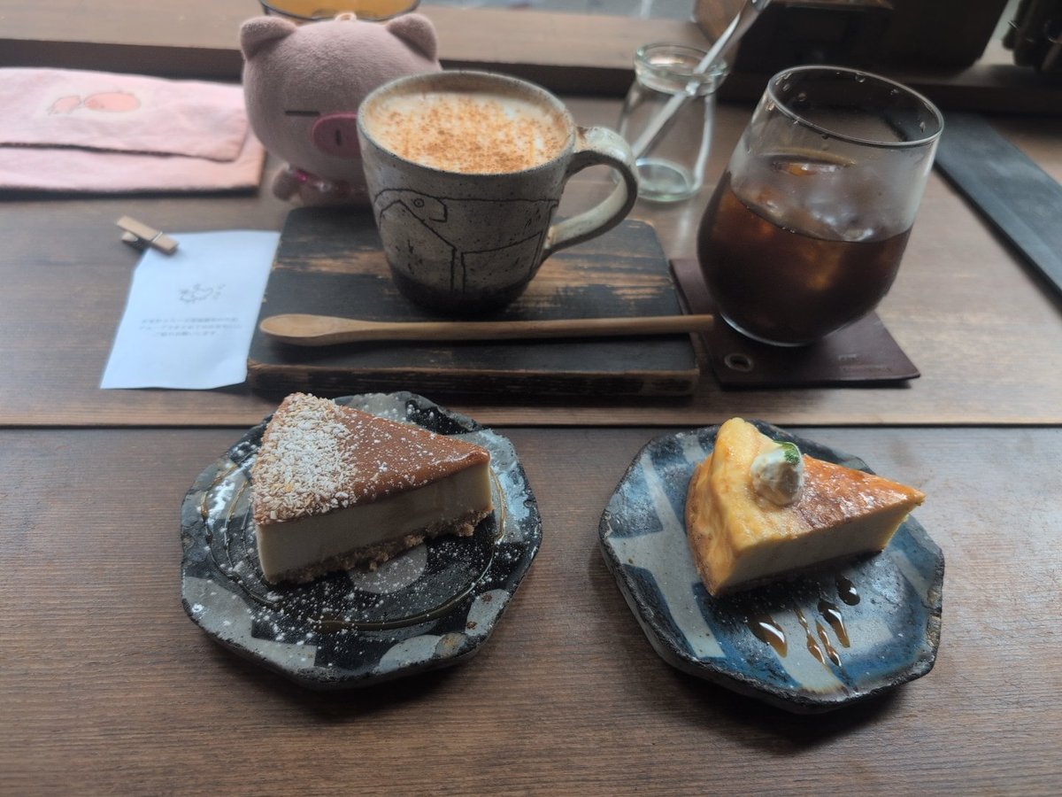 mie_mie_mieyan's tweet photo. (みぃぶぅ)
ハンバーグしょっぱい
ピッツァもイマイチ
店員バカ
さっさとレジしないなら勝手に帰るぞ💢
チーズケーキは美味しいけど小さかった
明石焼きはソース塗るじょ
#食欲を高め合うつどい
#ぶたた飯
#ぶたた
#FROMA
#ケシパール
#たこ左衛門 https://t.co/ZbPLzDSQpf