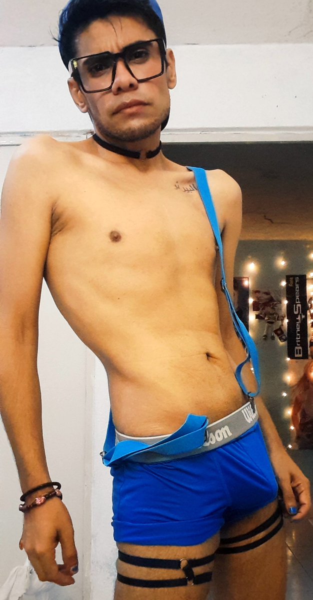 betito_spears's tweet photo. Blue turns me on 🍆🔥#chacales #HombresDesnudos #morbogay #mamadas #hombresheteros #gay #lgbt #hotgay #gayzoom #jarochitos #mayate #gayboy #boxerck #gayboxers #chacalesveracruz #gayveracruz #sexygay #motelgay #veracruzgay
#boxerwilson #boxermen #chakal https://t.co/QTWLgit1KU