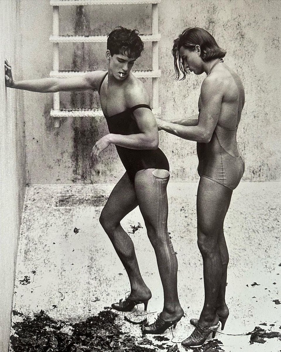 notgwendalupe's tweet photo. Steven Meisel, 1993. https://t.co/FD0TEak5NR