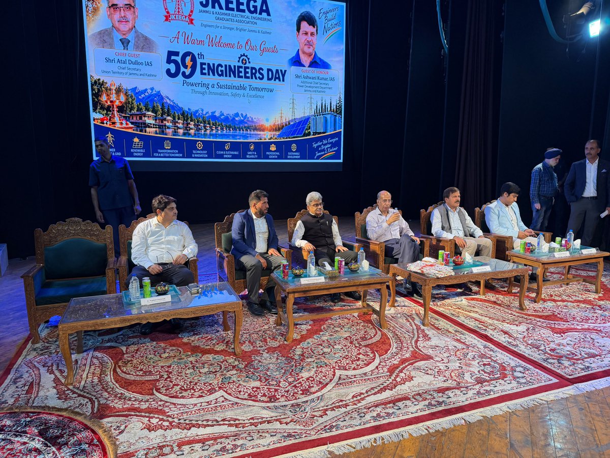 tickoosachin's tweet photo. JKEEGA celebrates Engineers Day with great enthusiasm and our day was made special by the gracious presence of Hon'ble Advisor, Worthy Chief Secretary @DullooAtal ,Worthy ACS JKPDD @AshwaniKumar_92 sir.The day marks the contributions of Engineers and motivates us further to excel https://t.co/cBC4yHOS82