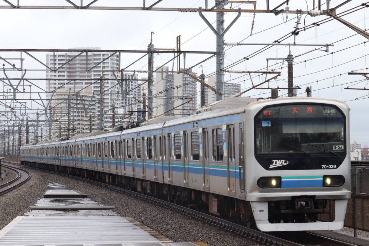 6pz0pc's tweet photo. 浮間舟渡と中浦和でりんかい線の車両を中心に。通勤快速の幕がほしいところ。 https://t.co/0OymDyF1Cd