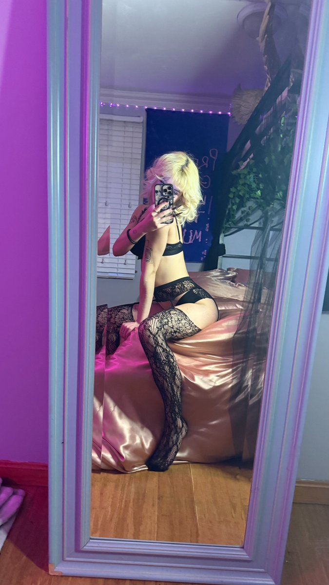 maxinevanti's tweet photo. @judyyymont retweet if u love diet coke or being dominated https://t.co/WSPM7lfCvQ
