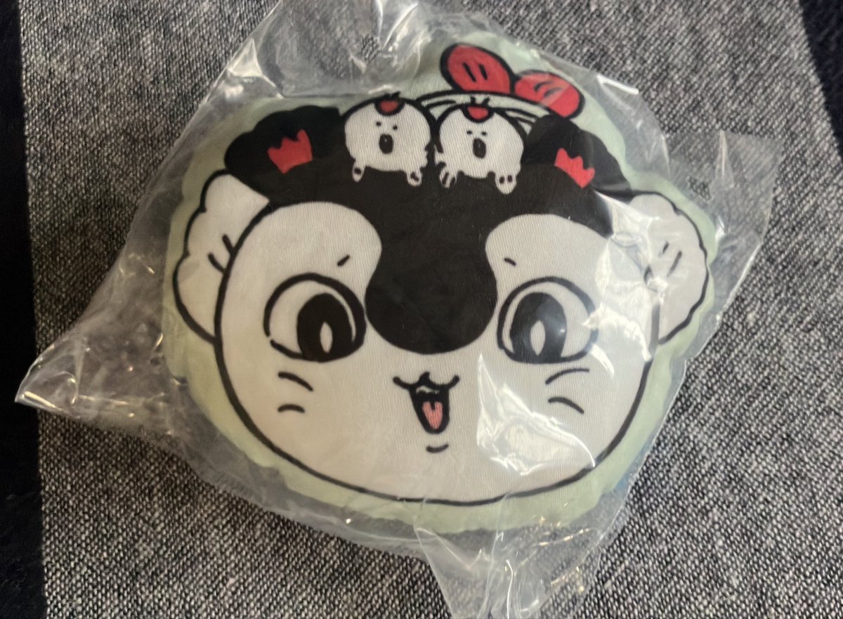 chiimayui's tweet photo. 【交換】映画ちいかわ　人魚の島のひみつ　クッションマスコット たべものいっぱいマスコット

譲 ：クッションセイレーン

求： クッションハチワレ、
         たべものちいかわ・ハチワレ・島二郎

複数との交換は優先させていただきます。
差額精算致します。
名古屋、栄付近手渡し希望です🙇‍♀️ https://t.co/x8eHanldq4