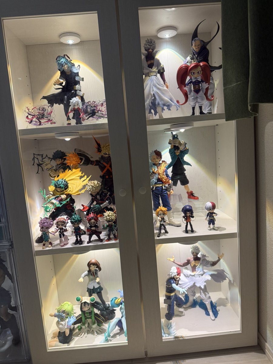NAO15285881's tweet photo. 売れたものや整理対象外もありますが
ドラゴンボールは残す
ナルトも仙人モードは残す
ドラクエメタリックは残す
それ以外は売る予定です。
ケースも売ります。気軽に相談お願いします！
買取の数多いと少し安くもできます
DMにて相談乗ります。
手渡しか郵送もDMで相談しましょう
お待ちしてます🌟 https://t.co/tKOOG0SMyC