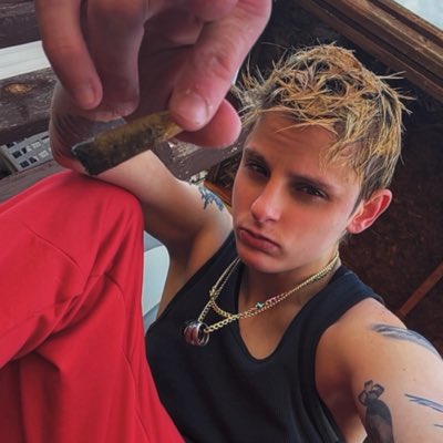 Acidroze_'s tweet photo. #NewProfilePic https://t.co/5RWWeVZJGx