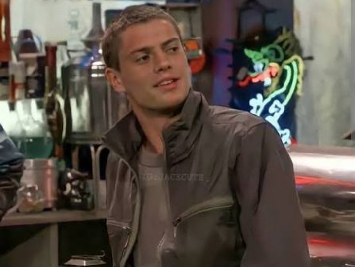 SLTreeJr's tweet photo. @HoopsCrave Wentworth Miller looks like an older version of Henry Danger who went to prison and did a Prison Break... https://t.co/1ZcfzRHrXX