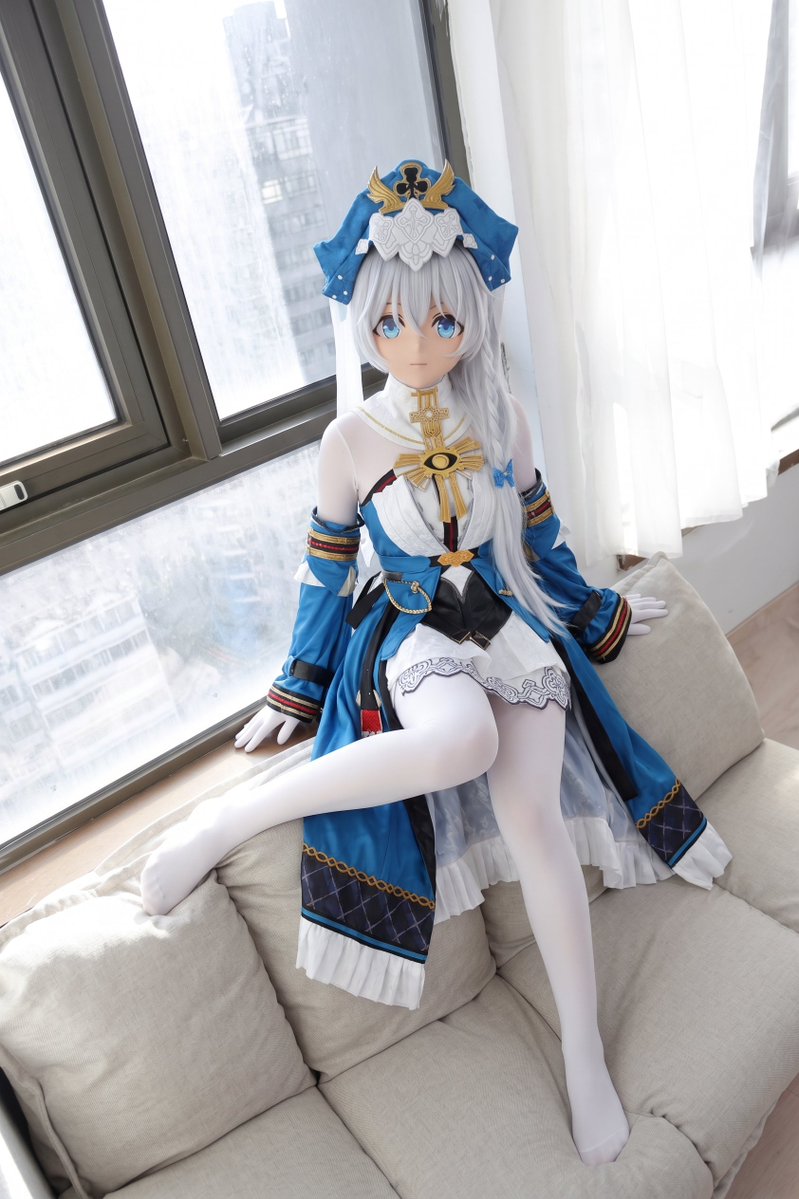 HonkaiWhite's tweet photo. 主教大人看镜头!
欸,等等!
#cosplay #honkaiımpact3rd #kigurumiㅤㅤ #Theresa https://t.co/NrI9TswbEK
