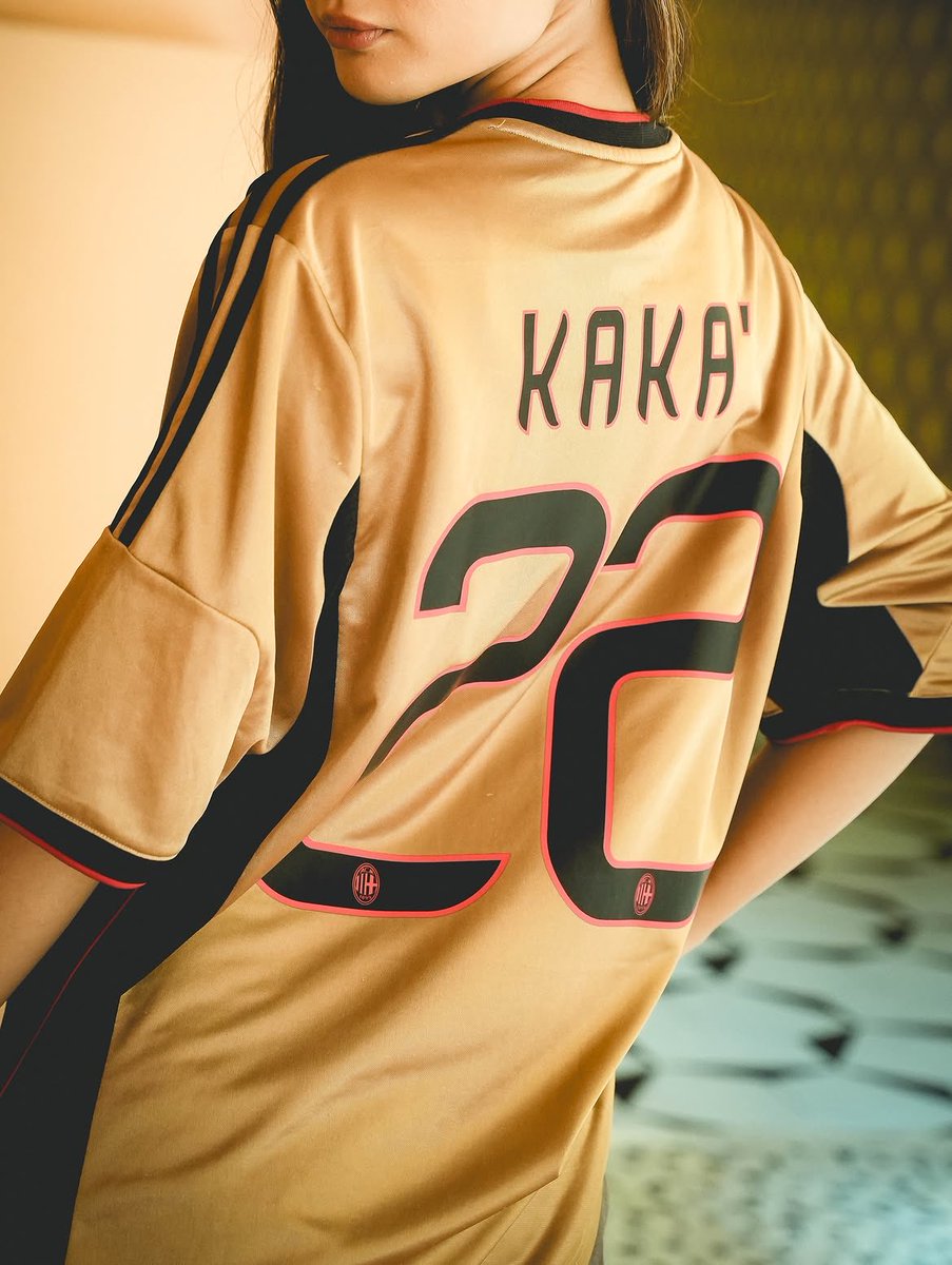 RF__1992's tweet photo. M I L A N   D A Y ❤️🖤 https://t.co/QFdkp5mA7i