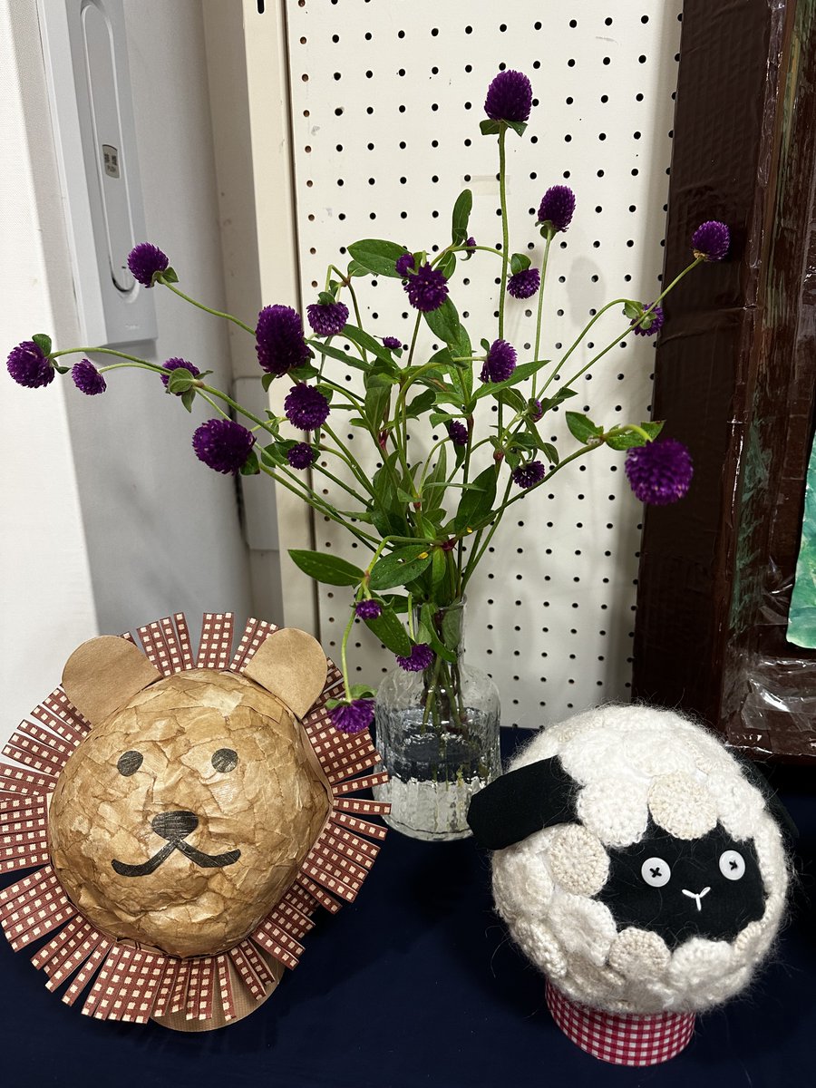 iriesgk's tweet photo. 連日の雨で足元が悪い中ですが、入江交流館のミニ花壇には花が鮮やかに咲き、ご来館者の皆様をお迎えしています。 https://t.co/y8iwxXgxoh
