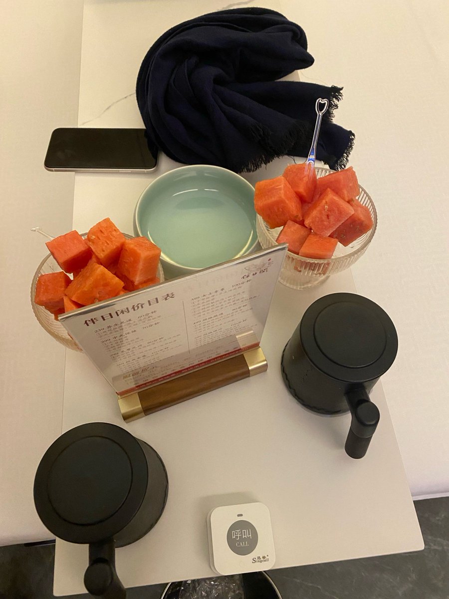 Boomi112's tweet photo. Tracking small daily health wins like 10 mins of stretching or drinking 8 cups of water adds up to big long-term gains! Let’s make self-care a simple daily habit, not a chore. https://t.co/52UMf8jlBa