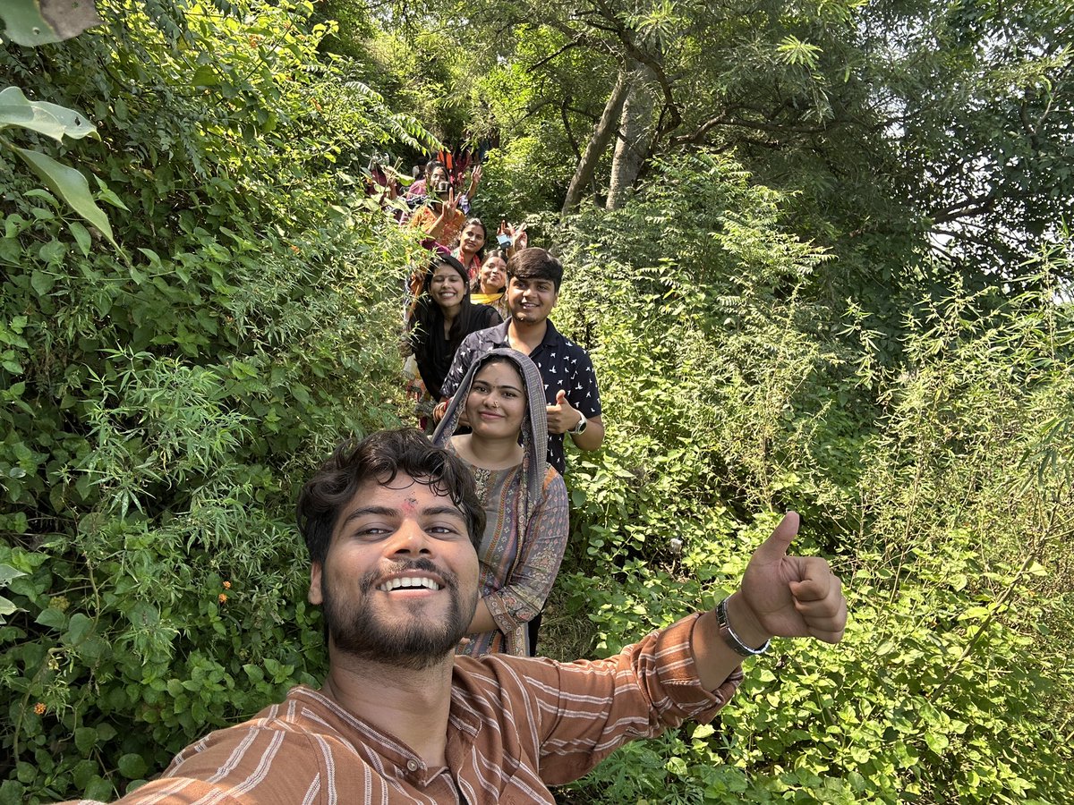 i_HimanshuDubey's tweet photo. मद-मोह त्यागने आया हूँ,
पद-धूलि मांगने आया हूँ।
#Ganpatibappa #Iimcjammu https://t.co/0IBR0rgezJ