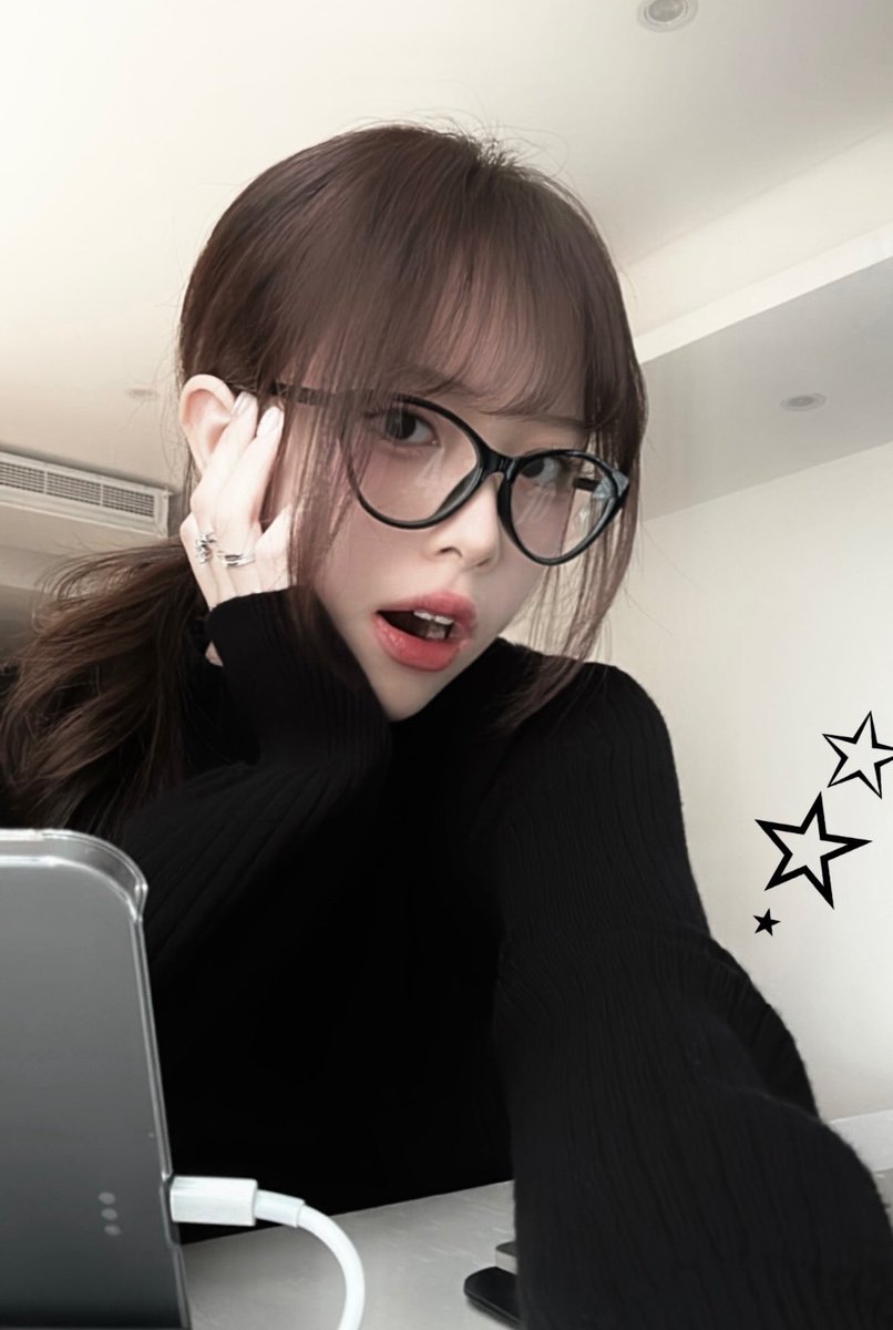 sha_rang_he's tweet photo. 전 뼈말라 복근남을 사랑함니다. https://t.co/BmVo5cCWsv