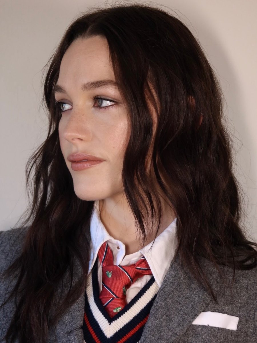 JumpTrailers's tweet photo. Victoria Pedretti for Thom Browne fashion show https://t.co/xbgO1bUJBp