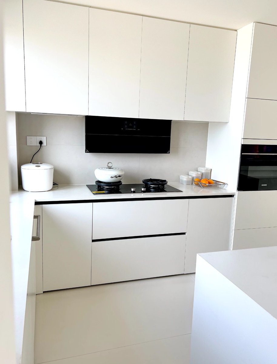 bloot536078's tweet photo. Just spent 10 mins wiping down my kitchen counter and the little spot of freshness and order hitting different today https://t.co/GfvdOldldh