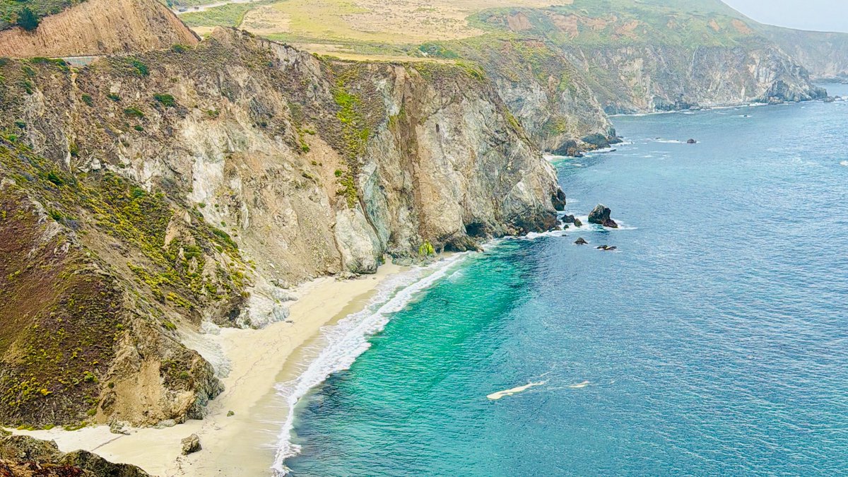 emilyrobinbts1's tweet photo. The famous bridge on California’s Pacific Coast Highway 1 is Bixby Bridge in Big Sur. https://t.co/oZhZBKxKSZ