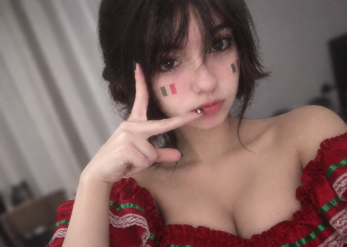 NayeliUwU7's tweet photo. Viva México! 😊🇲🇽 https://t.co/Grl87xi5co