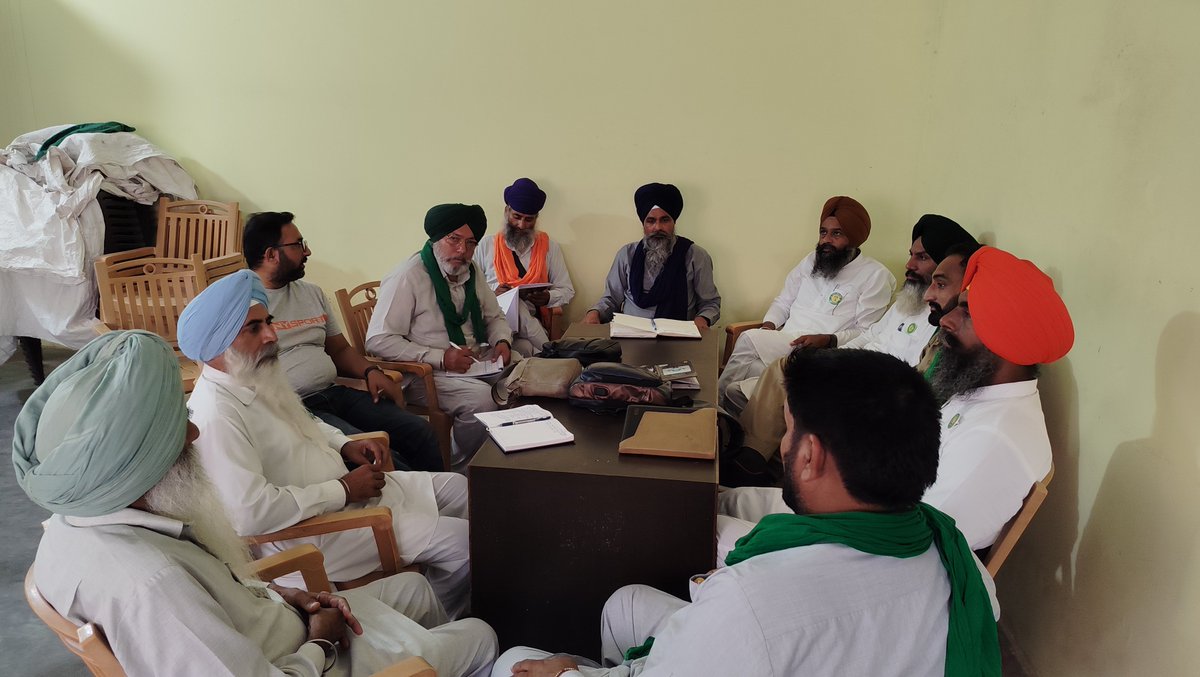 KMajdoormorcha's tweet photo. Kisan Mazdoor Morcha (KMM) leadership convenes a crucial meeting in Chhaba, Amritsar, to chart out next phase of their movement.
Key demands:
*Legal guarantee for MSP procurement
*Complete farm &amp; worker debt relief
*Compensation &amp; justice for Shambhu-Khanauri protest families https://t.co/Q69DaDiJMZ