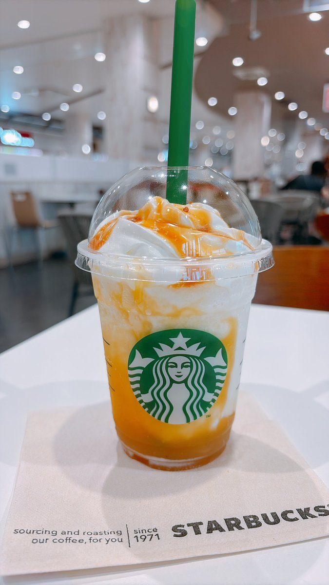 Rag__APEX's tweet photo. スタバの芋🍠

とろり蜜芋 紅はるか フラペチーノ
ライトアイス
アーモンドミルクに変更
キャラメルソース追加
エクストラホイップはしなかった！

帰ったらエペしよーっと

 #APEX  #Starbucks https://t.co/aubgn1bsiB