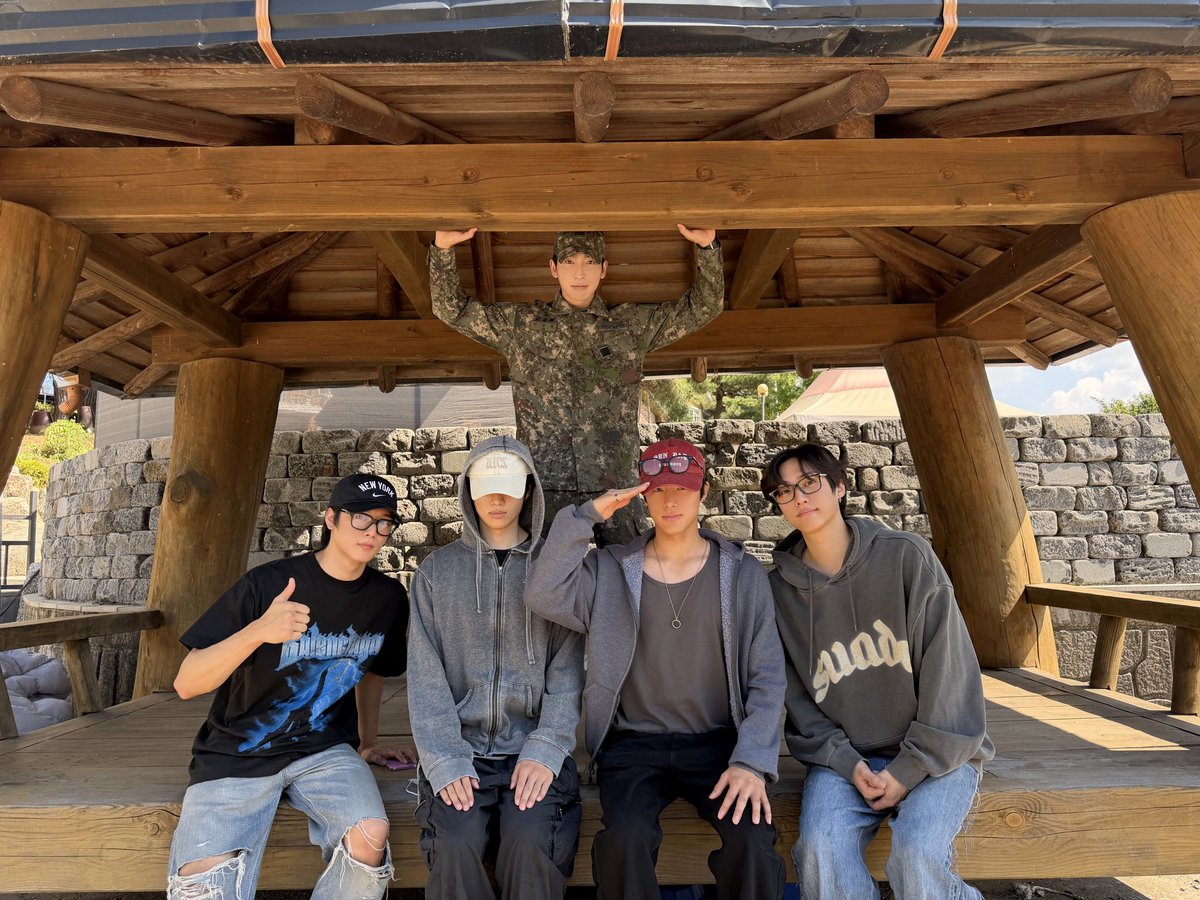 WE_THE_BOYZ's tweet photo. [상연]
위더보 부활!  
상연도 부활:) https://t.co/arhRZyvvAt