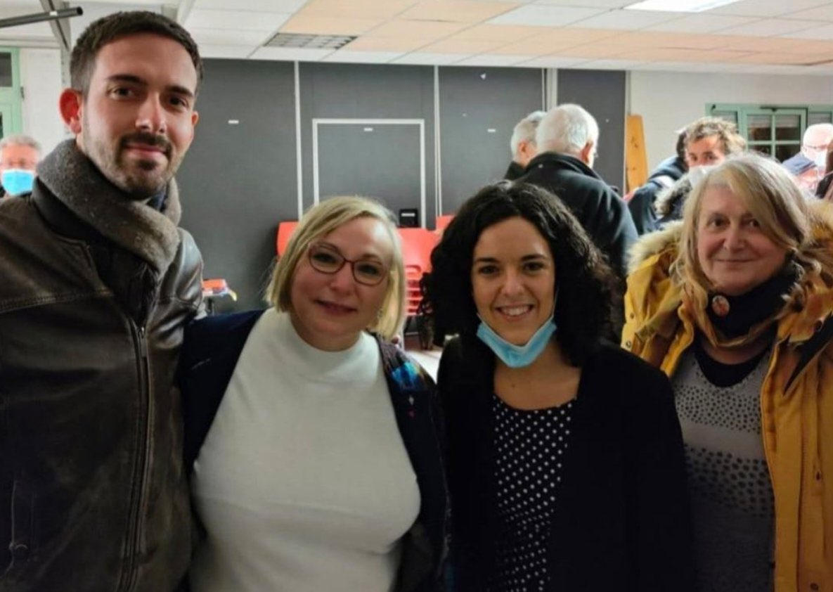 CortexCramoisi3's tweet photo. @ManonAubryFr Dis celle qui se tait sur Pierre-Alain Cottineau, tout en étant fière de poser avec lui https://t.co/srpdprQlmC