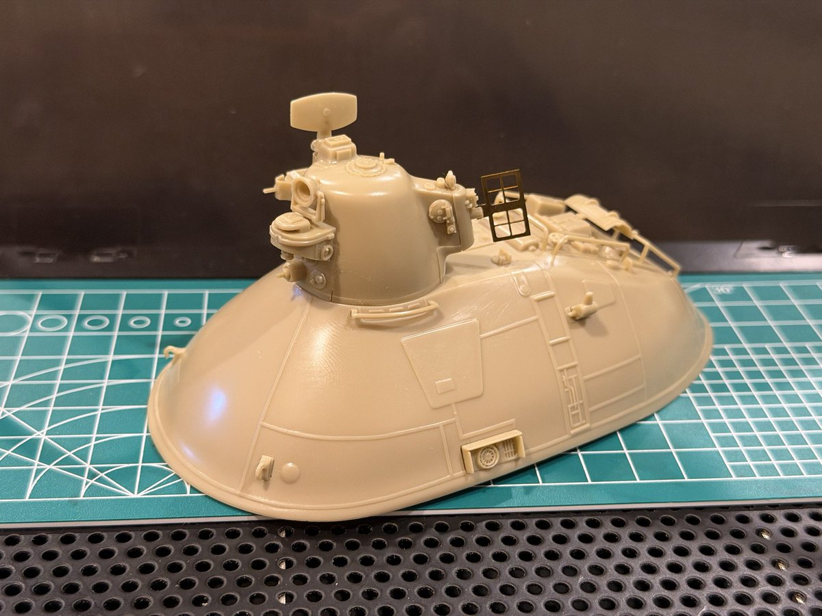 DaewooEnjoyer's tweet photo. 1/76 scale Nutcracker (Nutrocker) work in progress. Pretty happy with my base coat color, a few touch ups needed before moving onto camo patterns. https://t.co/DVs19k9kPF