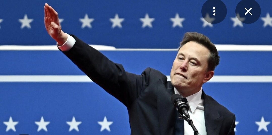 Ms_Reefer's tweet photo. @HowardFeldman Whatever moral high ground. Elon tries to take. There will always be this photo to remind us what really motivates him. https://t.co/uJ7CUVBXju