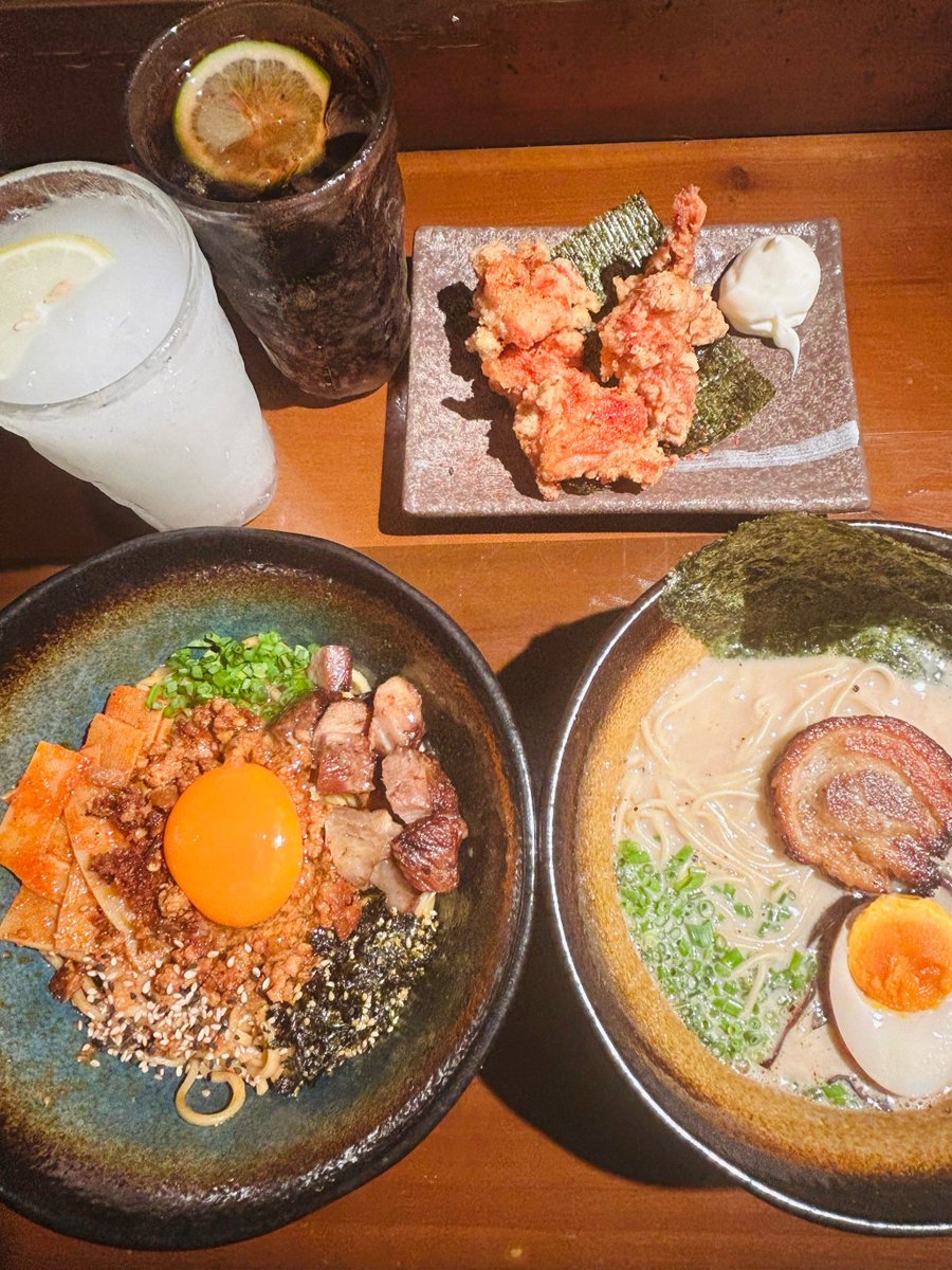 alorb091793's tweet photo. Late night cravings hit different when you’re sharing a warm bowl of tonkotsu ramen with a sprinkle of green onion, under the soft glow of a tiny ramen shop’s sign. https://t.co/BYaxRQyWxj