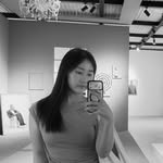 ScarlettAdwp7's tweet photo. She was just independently walking with her kids and another family member, and she once got so close to me that I could see her tattoo and her laugh. https://t.co/qnjtAzbdpJ