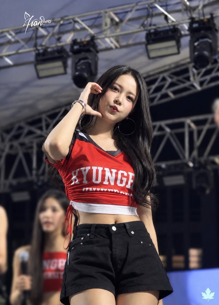 yourmlly's tweet photo. #CARMEN Kyung Hee University Festival https://t.co/vAJPXvAu8g