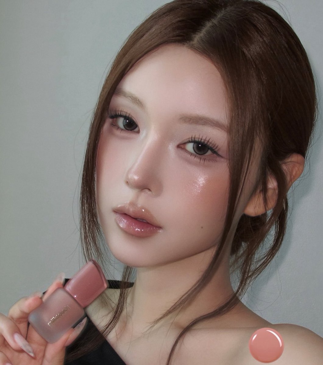 Celestique00's tweet photo. milktouchの新作リキッドチーク、使用感が可愛すぎる💕ジュワッと血色感＆ツヤ！！ https://t.co/szQXLZCtLC