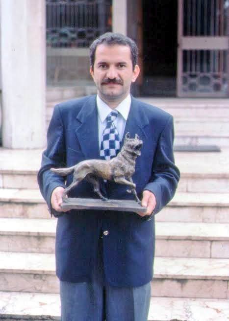 ugur_tarhan's tweet photo. Gazeteci - Yazar Kemal ÇAPRAZ ağabeyimi vefatının yıldönümünde rahmetle anıyorum.

Tertemiz bir Türk Milliyetçisiydi. Ruhu şad olsun. https://t.co/rhu4xizi4P