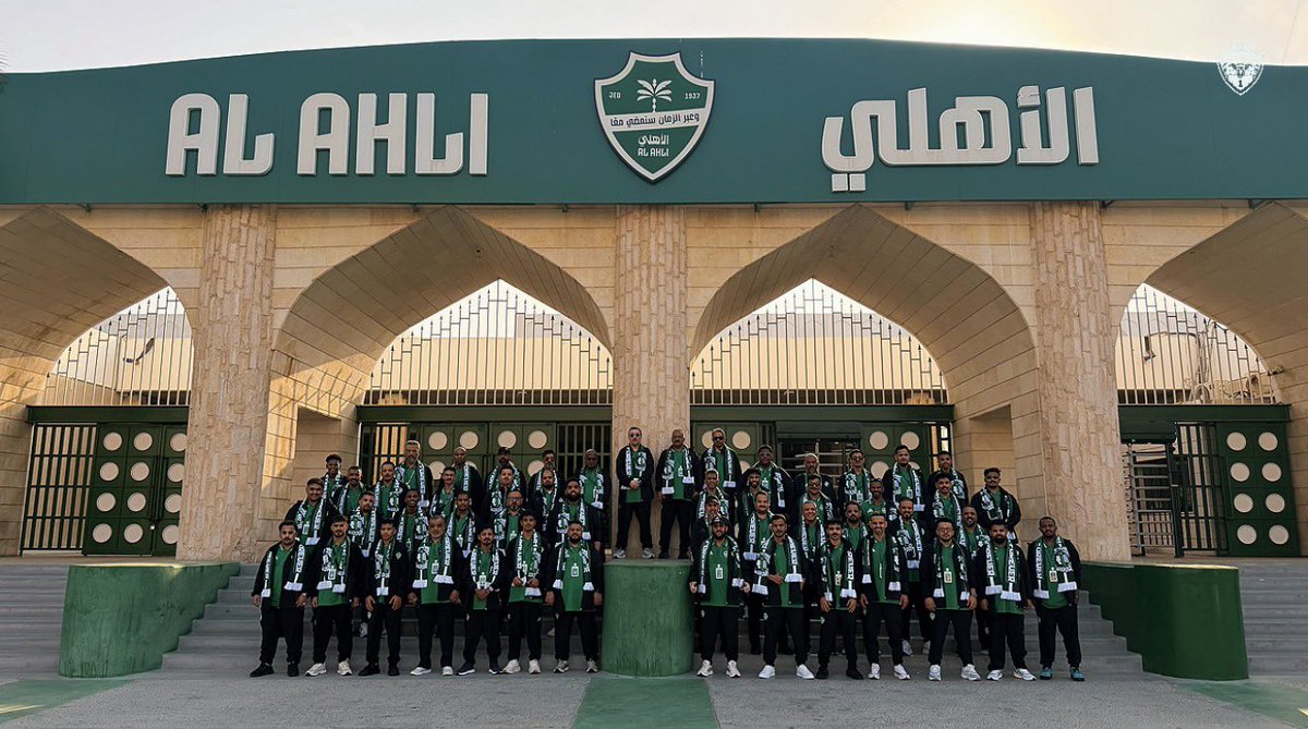 almudaraj1's tweet photo. كلنا وياك ولأبعد مكان .. كلنا ✊🏻💚

#الأهلي_صنداونز https://t.co/StnntakFkk