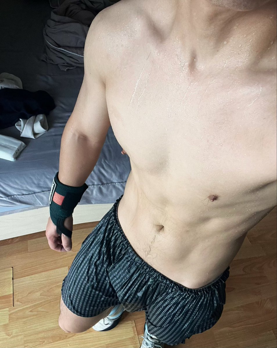 Siwei6910's tweet photo. 新号 老粉关注😄
 #上海男技师 ＃上海spa #江浙沪 ＃江浙沪spa #薄肌肉 #翘臀腹肌  #痞帅上海gay #上海massage #上海按摩推油 https://t.co/izutxKHcLG