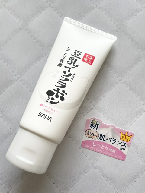 B_saki415's tweet photo. なめらか本舗さんの保湿ラインがリニューアルしたそうで、きめ細かな濃密泡のしっとり洗顔を使ってみたよ！
ややねっとりしたテクスチャで濃密泡が作りやすく、洗っている時も気持ちいいの✨
しっとり感強めな印象。好みな感じだった〜😆 
#PR https://t.co/qle3fYfxh8