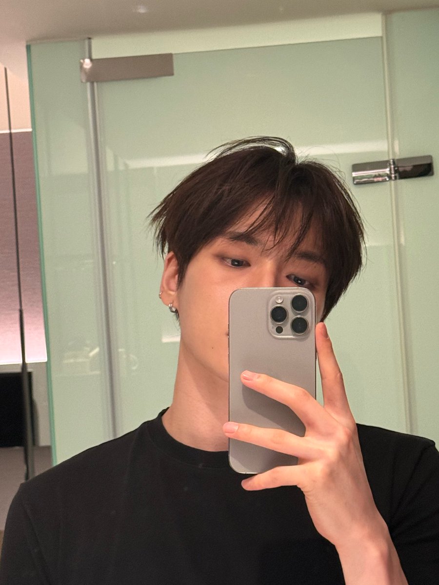 wonsohwa_'s tweet photo. 조명 진짜 미친놈이네 https://t.co/kDjMCS7uOm