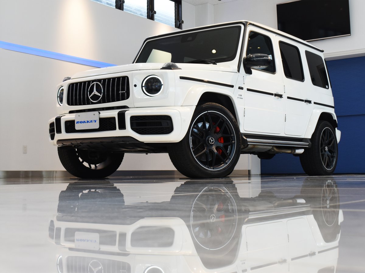 ROKKEY_SAITAMA's tweet photo. 2019年モデル メルセデス-AMG G63 が入庫いたしました✨

AMG世田谷でオーダーされた車両で、当時カタログ設定の無かったAMGナイトPKG装着車。

そんでもって左ハンドルでAMG22インチ鍛造ホイール、AMGレザエク、AMGカーボンインテリアが装着された仕様の良い1台。 https://t.co/Z3VWnpvJX9