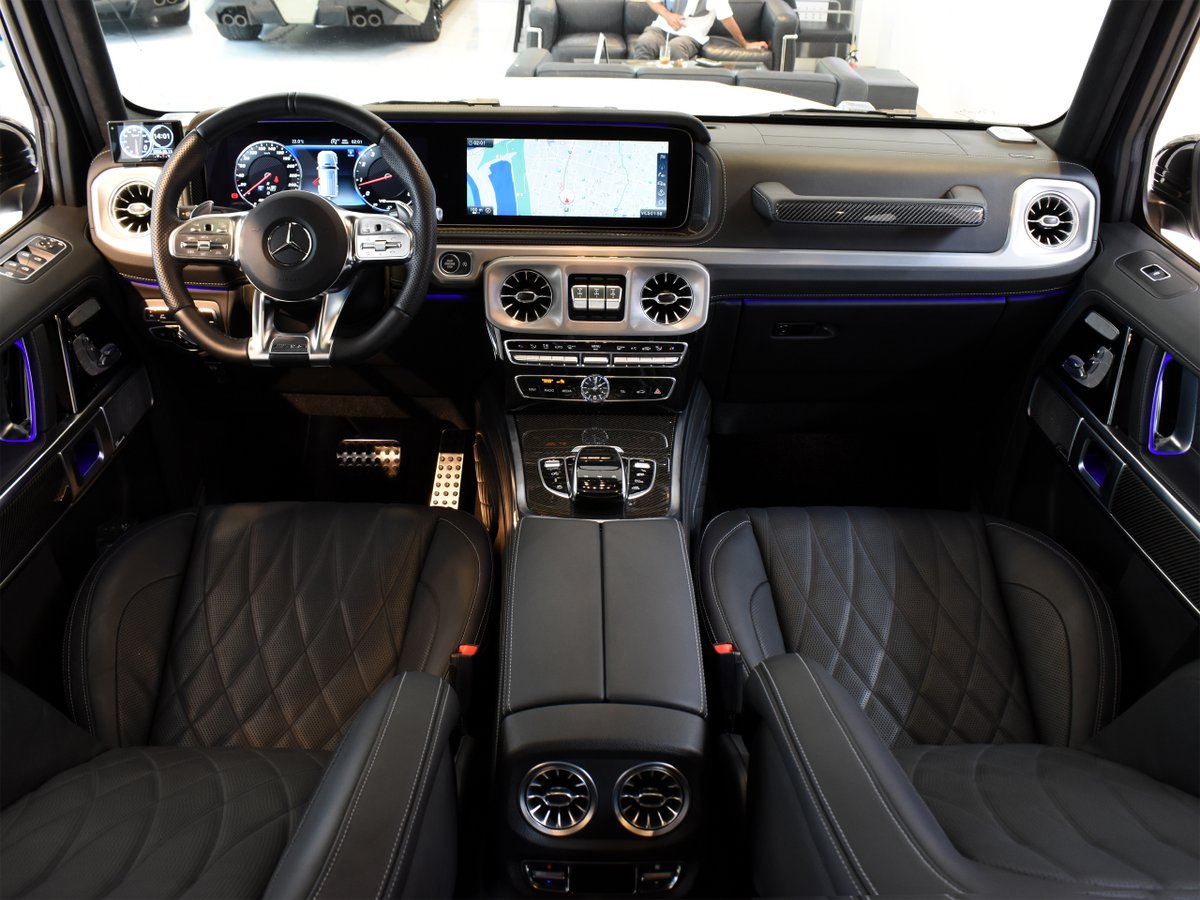 ROKKEY_SAITAMA's tweet photo. 2019年モデル メルセデス-AMG G63 が入庫いたしました✨

AMG世田谷でオーダーされた車両で、当時カタログ設定の無かったAMGナイトPKG装着車。

そんでもって左ハンドルでAMG22インチ鍛造ホイール、AMGレザエク、AMGカーボンインテリアが装着された仕様の良い1台。 https://t.co/Z3VWnpvJX9