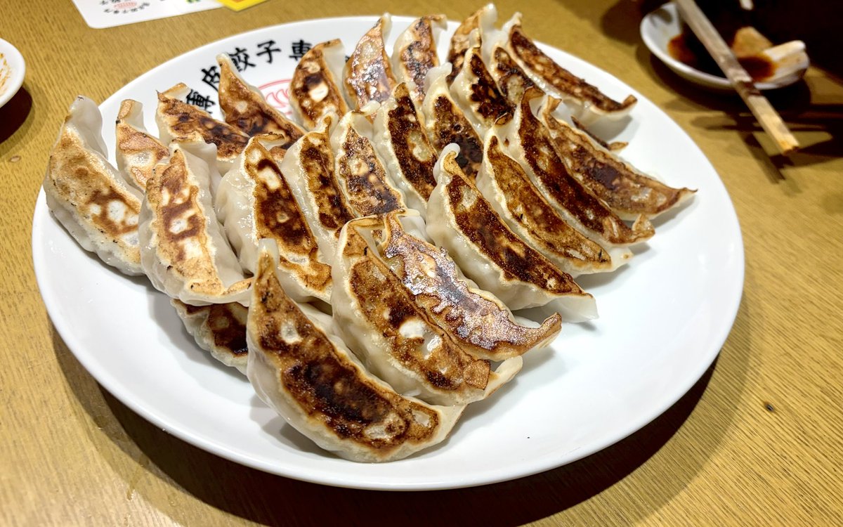 yuki_y411's tweet photo. 餃子いっぱい食べて幸せ🥟 https://t.co/JlzKMa5SBG